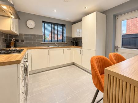 3 bedroom Detached house for sale in Clare Grove, Wednesfield, Wolverhampton, WV11