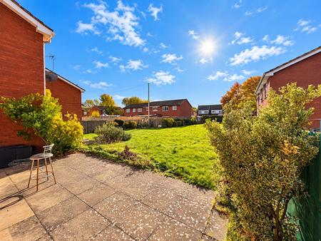 2 bedroom Maisonette for sale in Hambledon Close, Pendeford, Wolverhampton, WV9