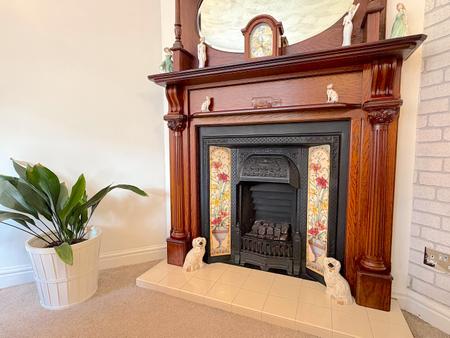 3 bedroom Semi-detached house for sale in Newbolds Road, Fallings Park, Wolverhampton, WV10