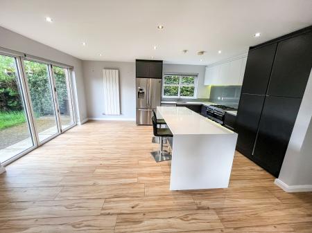 4 bedroom Detached house for sale in Abercorn Drive, Hillsborough, BT26