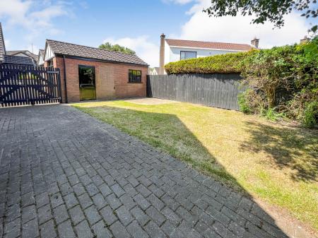 4 bedroom Detached house for sale in Abercorn Drive, Hillsborough, BT26