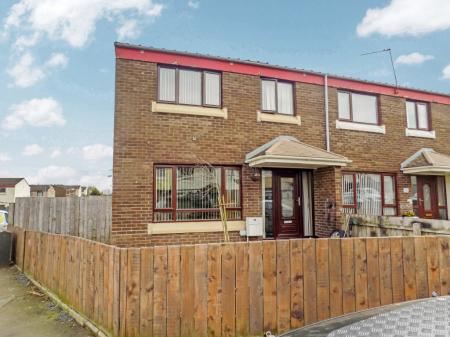 3 bedroom End of terrace house for sale in Ashmount Park, Lisburn, BT27