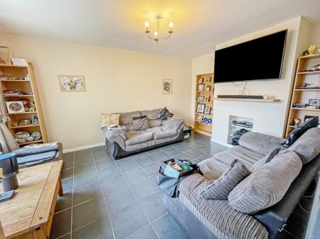 3 bedroom End of terrace house for sale in Ashmount Park, Lisburn, BT27