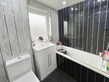 3 bedroom Terraced House for sale in Avonmore Park, Lisburn, BT28