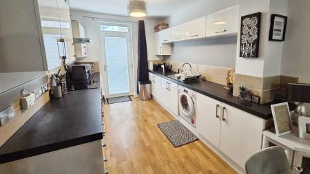2 bedroom Ground floor flat for sale in 43