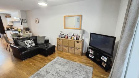 2 bedroom Ground floor flat for sale in 43