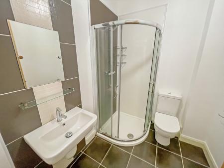 2 bedroom Ground floor flat for sale in 43