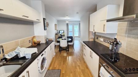 2 bedroom Ground floor flat for sale in 43