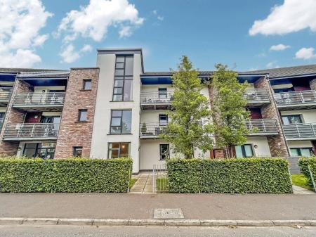 2 bedroom Ground floor flat for sale in Badgers Lane, Lisburn, BT28