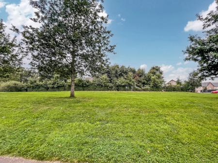 2 bedroom Ground floor flat for sale in Badgers Lane, Lisburn, BT28