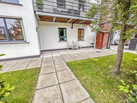 2 bedroom Ground floor flat for sale in Badgers Lane, Lisburn, BT28