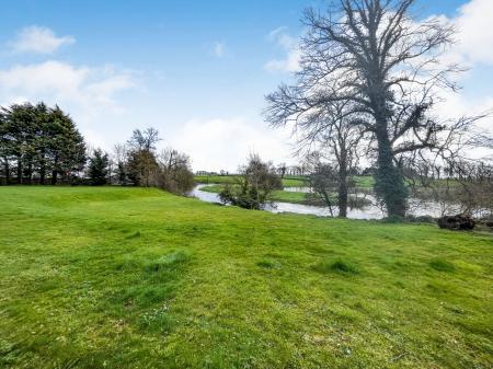 2 bedroom Ground floor flat for sale in Beechfield Mews, Lisburn, BT28