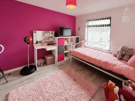 3 bedroom Terraced House for sale in Beechwood Grove, Lisburn, BT28