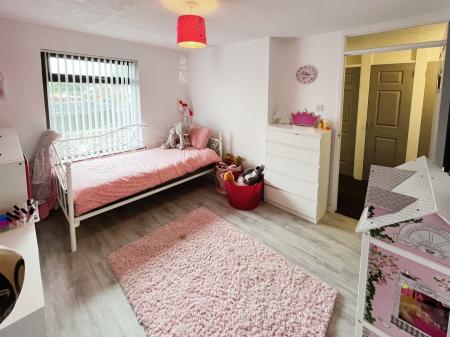 3 bedroom Terraced House for sale in Beechwood Grove, Lisburn, BT28