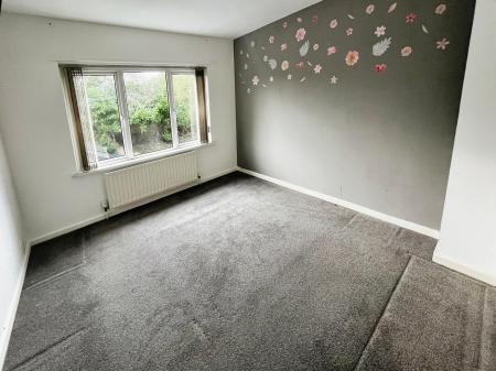3 bedroom Terraced House for sale in Belvoir Crescent, Lisburn, BT28
