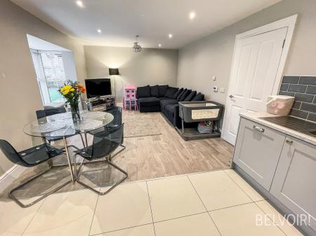 2 bedroom Ground floor flat for sale in Blaris Drive, Lisburn, BT27