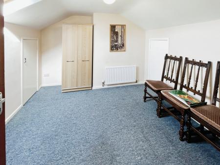 5 bedroom Detached house for sale in Carrisbrook Gardens, Lambeg, BT27