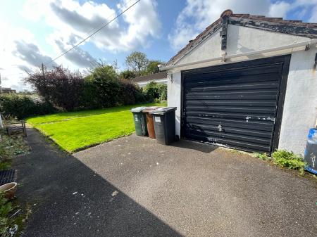 5 bedroom Detached house for sale in Carrisbrook Gardens, Lambeg, BT27