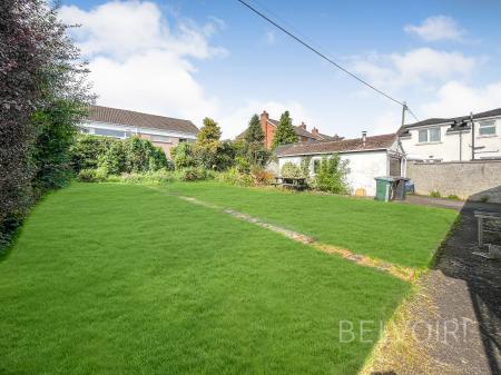 5 bedroom Detached house for sale in Carrisbrook Gardens, Lambeg, BT27