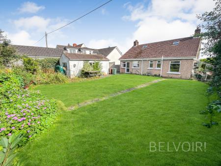 5 bedroom Detached house for sale in Carrisbrook Gardens, Lambeg, BT27