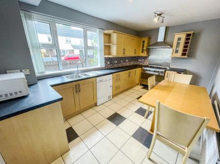 3 bedroom Terraced House for sale in Creeve Place, Lisburn, BT28