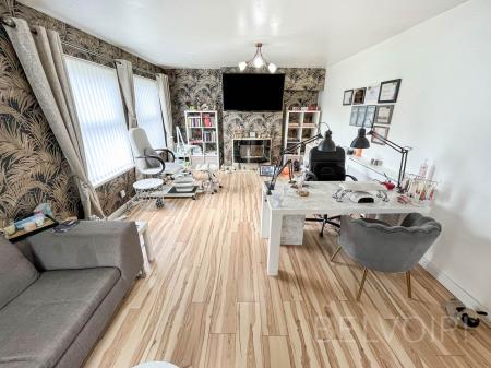 3 bedroom End of terrace house for sale in Drumard Park, Lisburn, BT28