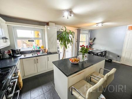 3 bedroom End of terrace house for sale in Drumard Park, Lisburn, BT28