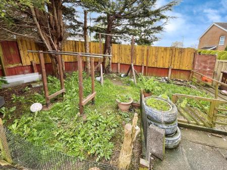 3 bedroom End of terrace house for sale in Drumard Park, Lisburn, BT28