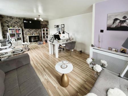 3 bedroom End of terrace house for sale in Drumard Park, Lisburn, BT28