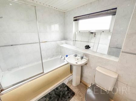 3 bedroom End of terrace house for sale in Drumard Park, Lisburn, BT28