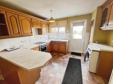 3 bedroom Semi-detached bungalow for sale in Greenwood, Lisburn, BT27