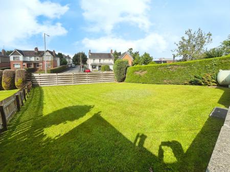 3 bedroom Semi-detached bungalow for sale in Greenwood, Lisburn, BT27