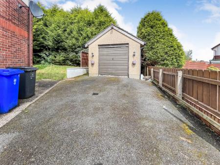 2 bedroom Semi-detached house for sale in Hannahglen Heights, Belfast, BT17