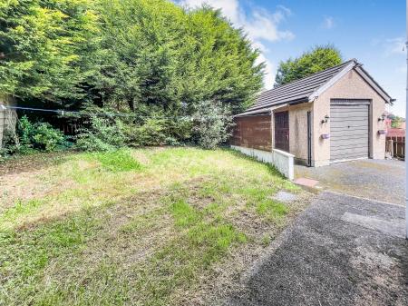 2 bedroom Semi-detached house for sale in Hannahglen Heights, Belfast, BT17