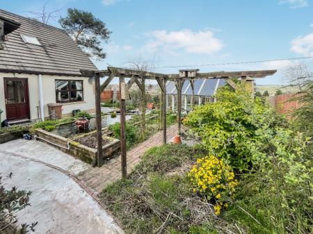 3 bedroom Detached house for sale in Hawthorn Hill, Kinallen, BT25