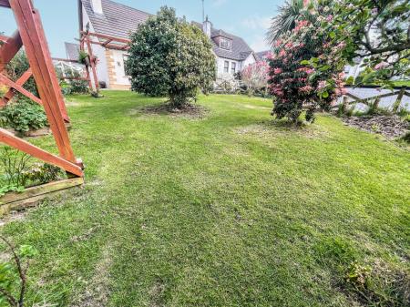 3 bedroom Detached house for sale in Hawthorn Hill, Kinallen, BT25