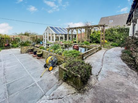 3 bedroom Detached house for sale in Hawthorn Hill, Kinallen, BT25