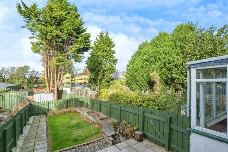 2 bedroom Terraced House for sale in Hillsborough Old Road, Lisburn, BT27