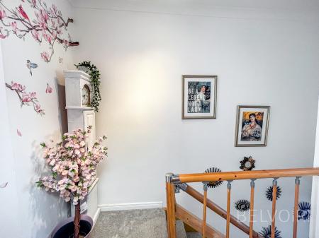 2 bedroom Terraced House for sale in Hillsborough Old Road, Lisburn, BT27