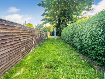 2 bedroom Terraced House for sale in Hillsborough Old Road, Lisburn, BT27