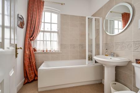 3 bedroom Town house for sale in Kilwarlin Avenue, Hillsborough, BT26