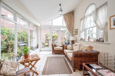 3 bedroom Town house for sale in Kilwarlin Avenue, Hillsborough, BT26