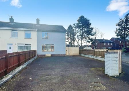3 bedroom End of terrace house for sale in Knockburn Gardens, Lisburn, BT28