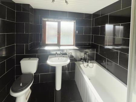 3 bedroom End of terrace house for sale in Knockburn Gardens, Lisburn, BT28
