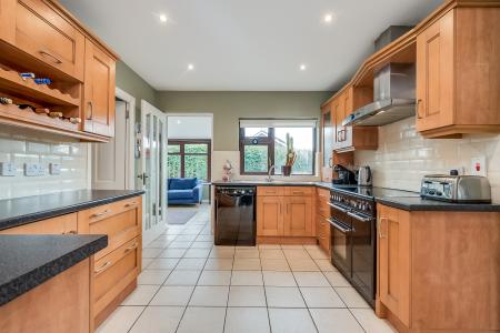4 bedroom Detached house for sale in Mayfields, Lisburn, BT28