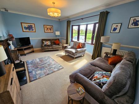 5 bedroom Detached house for sale in Monument Park, Hillsborough, BT26