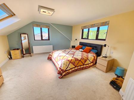 5 bedroom Detached house for sale in Monument Park, Hillsborough, BT26