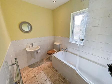 2 bedroom Terraced House for sale in Railway View, Lambeg, BT27