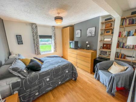 2 bedroom Terraced House for sale in Railway View, Lambeg, BT27