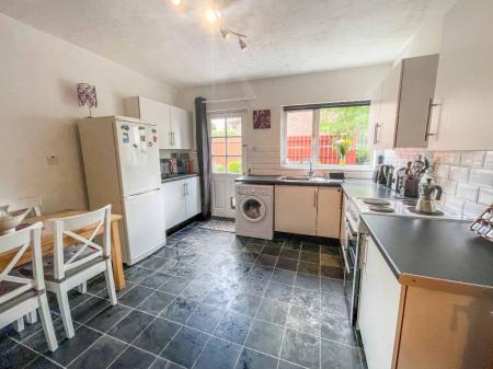 2 bedroom Terraced House for sale in Railway View, Lambeg, BT27